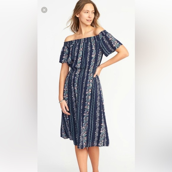 Old Navy Dresses & Skirts - Old Navy Off The Shoulder midi length Printed Dress
